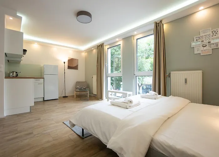Modern With Queen-size Bed, Self Check-in K5
