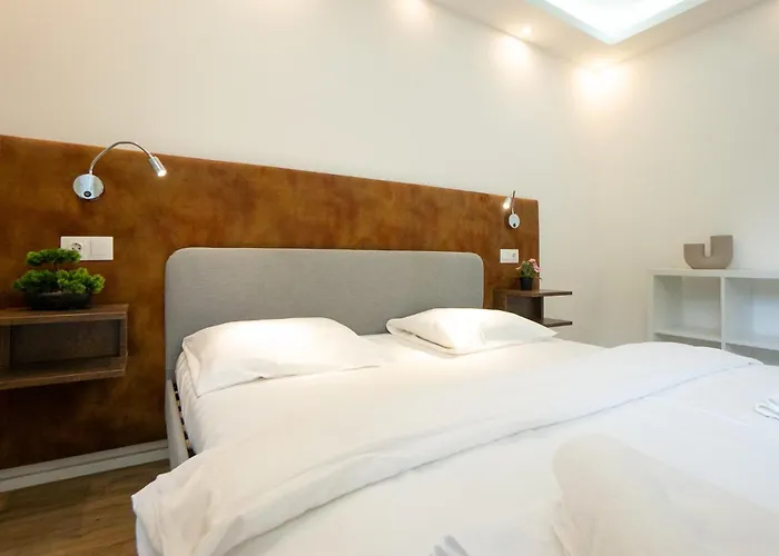 Modern With Queen-size Bed, Self Check-in K5 *